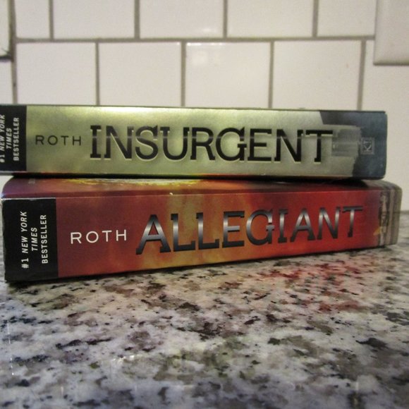 Insurgent & Allegiant from the Divergent Series by Veronica Roth (Paperbacks) - Picture 3 of 5